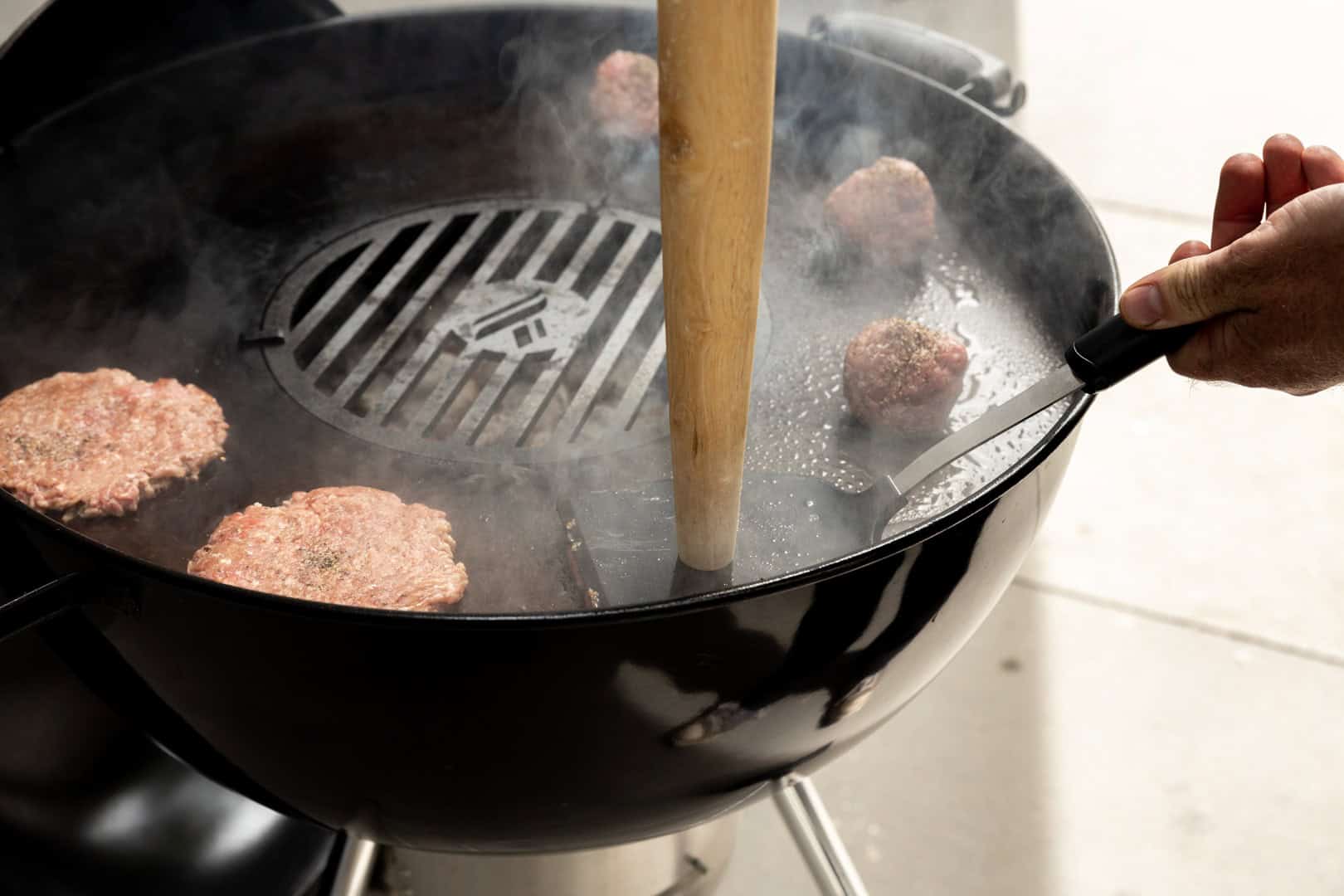 Smash Burgers at Home: Juicy and Delicious